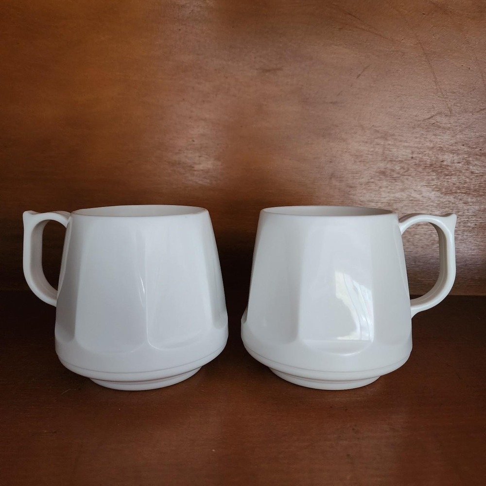 Vintage 1980s Thermos brand plastic coffee mugs